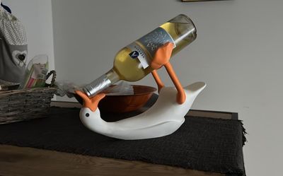 Preview do modelo 3D The Untitled Goose Holder Wine Bottle Holder