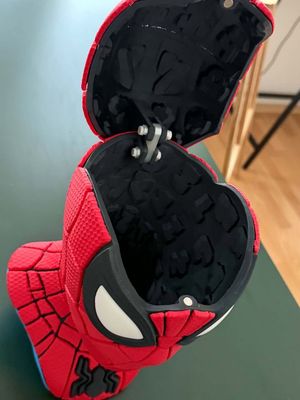 Modelo 3D spiderman torso palomera