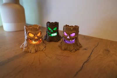 Preview do modelo 3D Spooky Stump Halloween LED Light
